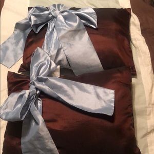 Throw Pillows with accent ribbon